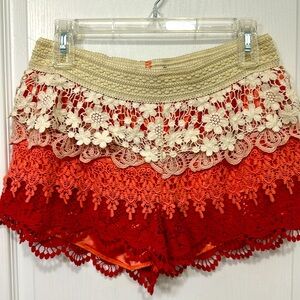 Chelsea & Violet Women’s Shorts Lace like w/ silky lining SZ L great condition